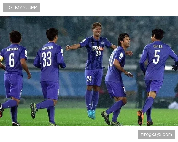 新一代球星闪耀绿茵场，足球界迈入备受期待的黄金时代