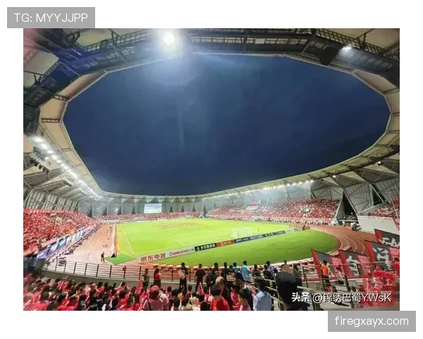 2023足球赛季精彩纷呈：最佳球员闪耀赛场，高光时刻点燃球迷热情