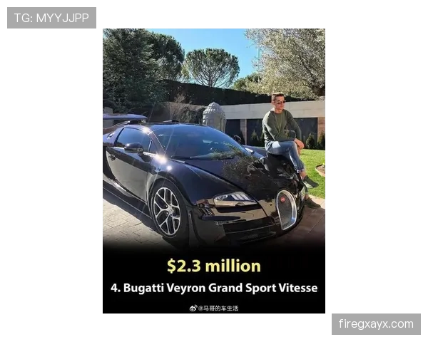 C罗新宠豪车开上街，路人直接飙车都得靠边站！